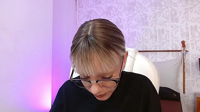 Snapshot of peyton_golden1 chatting on 12-02-25, 03:23 peyton golden1 online show from 12-02-25, 03:23