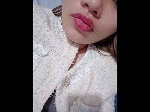 Snapshot of Wettpussyxx chatting on 11-12-25, 01:06 Wettpussyxx online show from 11-12-25, 01:06