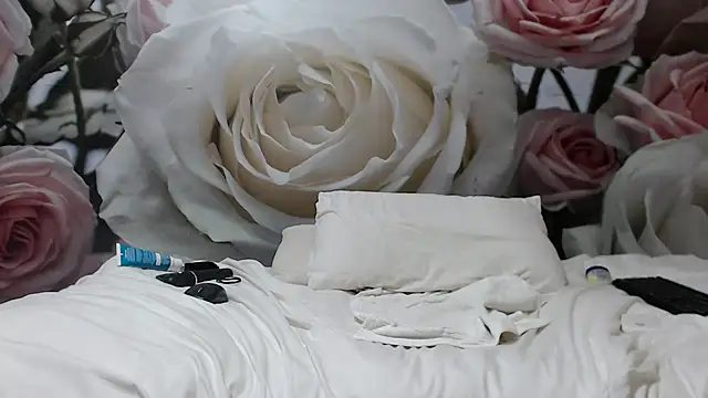 Snapshot of Sexysilverfoxxx chatting on 12-02-24, 06:32 Sexysilverfoxxx online show from 12-02-24, 06:32