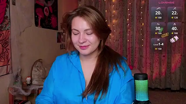 LisaCase online show from 10-18-25, 05:46