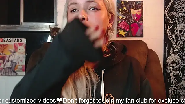 NEXT DOOR GIRL  online show from 12-27-24, 07:29