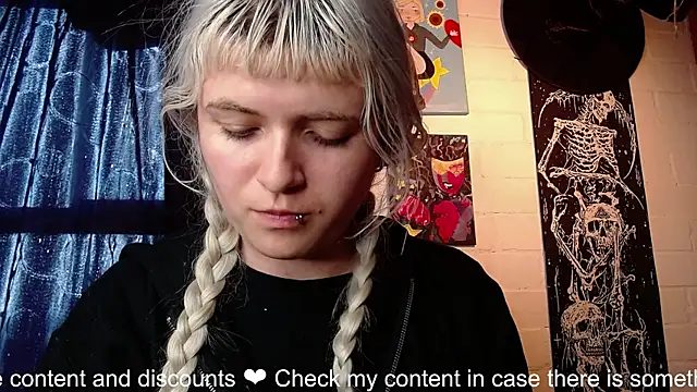 NEXT DOOR GIRL  online show from 01-17-25, 05:41