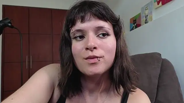 NEXT DOOR GIRL  online show from 05-15-26, 09:44