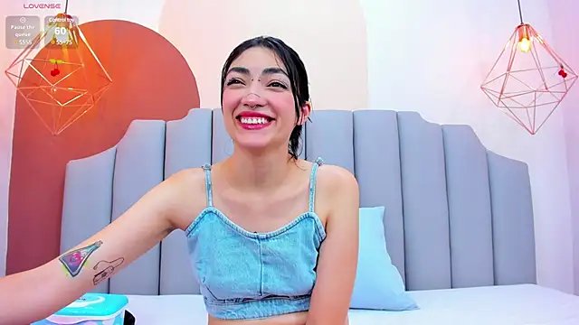 Snapshot of ThailyCherry chatting on 01-15-25, 07:01 ThailyCherry online show from 01-15-25, 07:01