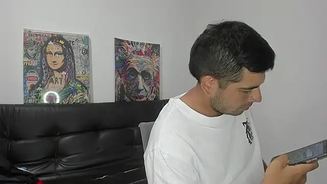 Snapshot of Himoreno25 chatting on 02-20-26, 01:35 Himoreno25 online show from 02-20-26, 01:35