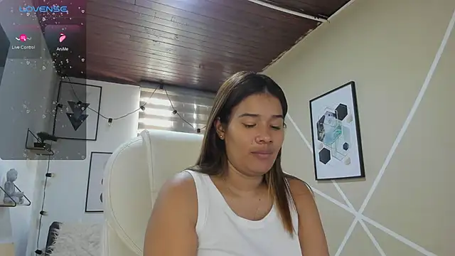 Snapshot of Enma__clark chatting on 06-11-26, 05:11 Enma clark online show from 06-11-26, 05:11