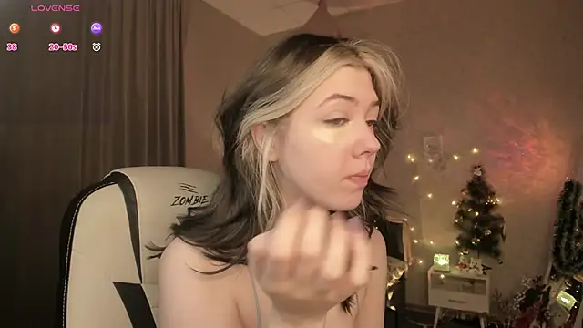 Snapshot of Vanessa_Walters chatting on 12-15-25, 03:11 Vanessa Walters online show from 12-15-25, 03:11