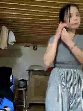 Snapshot of Tinease chatting on 03-06-25, 04:52 Tinease online show from 03-06-25, 04:52