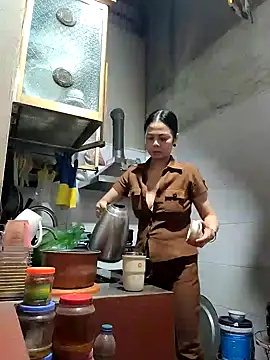 Snapshot of Tinease chatting on 03-21-25, 10:28 Tinease online show from 03-21-25, 10:28