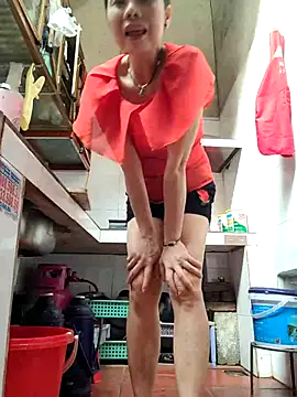 Snapshot of Tinease chatting on 10-17-25, 01:53 Tinease online show from 10-17-25, 01:53