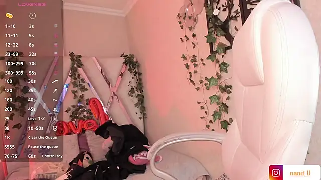 Snapshot of Punkys_ chatting on 11-15-25, 09:00 Punkys online show from 11-15-25, 09:00