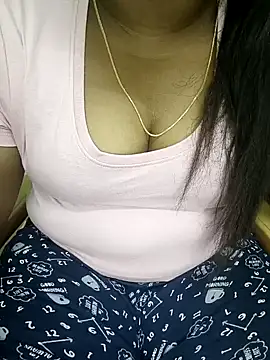 Snapshot of tamil_subha69 chatting on 01-04-25, 05:16 tamil subha69 online show from 01-04-25, 05:16