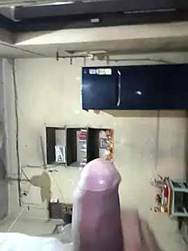 Snapshot of PRIYANHU@xh chatting on 12-16-25, 08:41 PRIYANHUxh online show from 12-16-25, 08:41