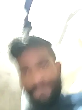 Snapshot of PRIYANHU@xh chatting on 12-18-25, 04:29 PRIYANHUxh online show from 12-18-25, 04:29