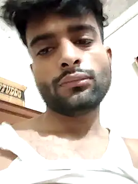 Snapshot of PRIYANHU@xh chatting on 06-08-26, 02:34 PRIYANHUxh online show from 06-08-26, 02:34