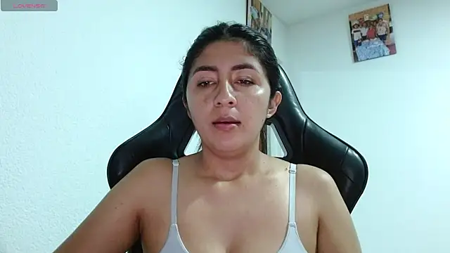 Snapshot of danna_peterson1 chatting on 04-29-26, 12:16 danna peterson1 online show from 04-29-26, 12:16