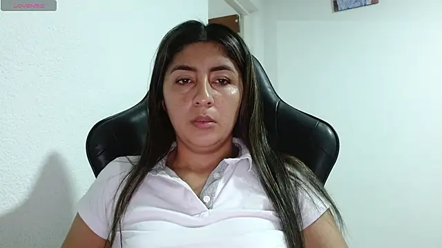 Snapshot of danna_peterson1 chatting on 05-07-26, 12:05 danna peterson1 online show from 05-07-26, 12:05