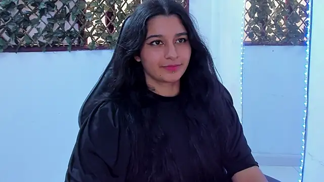 Snapshot of Megan_Whitte chatting on 01-15-25, 04:54 Megan Whitte online show from 01-15-25, 04:54