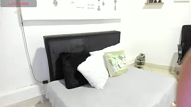 mia cooper 24 online show from 12-17-24, 07:48