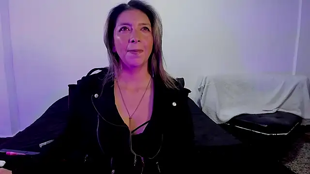 Snapshot of MichelleManson chatting on 10-07-25, 10:56 MichelleManson online show from 10-07-25, 10:56