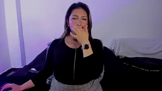 Snapshot of MichelleManson chatting on 11-12-25, 10:15 MichelleManson online show from 11-12-25, 10:15