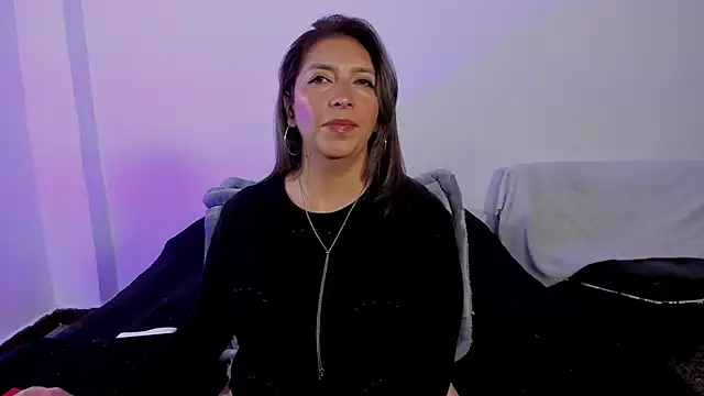 Snapshot of MichelleManson chatting on 11-22-25, 10:25 MichelleManson online show from 11-22-25, 10:25