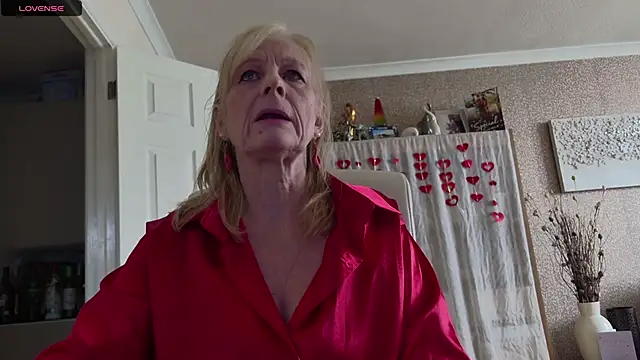 TopazCamgirl online show from 04-15-26, 03:30