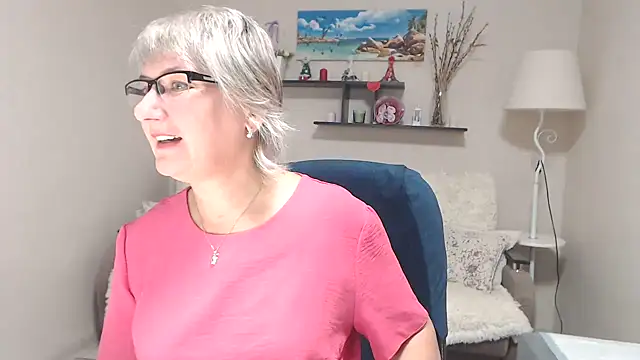 FleurMays online show from 10-20-25, 05:08