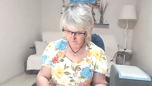 FleurMays online show from 06-27-26, 12:22