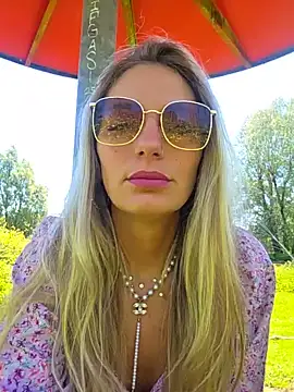 Snapshot of Lydie_off chatting on 05-22-26, 11:49 Lydie off online show from 05-22-26, 11:49