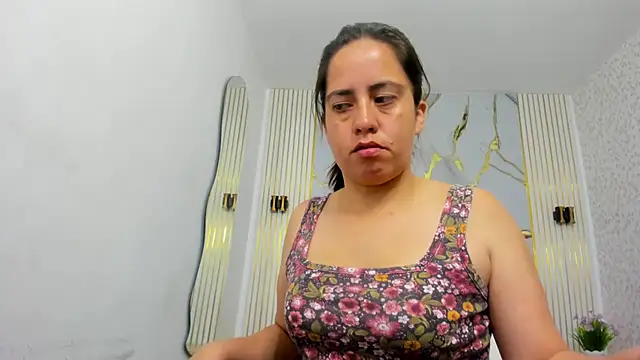 kathina giraldo online show from 05-30-26, 12:46