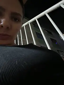Snapshot of SofiaG_ chatting on 12-04-24, 01:58 SofiaG online show from 12-04-24, 01:58