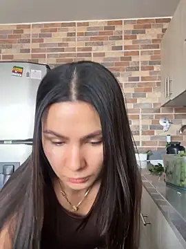 Snapshot of SofiaG_ chatting on 09-21-25, 02:51 SofiaG online show from 09-21-25, 02:51
