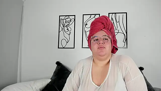 Snapshot of RubyPirsso18 chatting on 10-17-25, 07:16 RubyPirsso18 online show from 10-17-25, 07:16