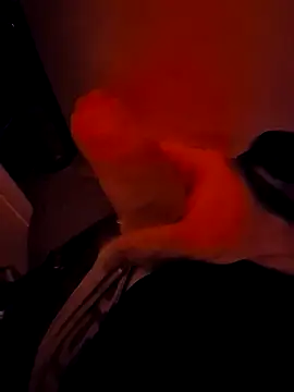 Snapshot of alpha_hard chatting on 10-05-25, 10:18 alpha hard online show from 10-05-25, 10:18