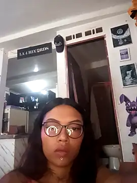 Lunita 5 online show from 02-27-26, 04:51