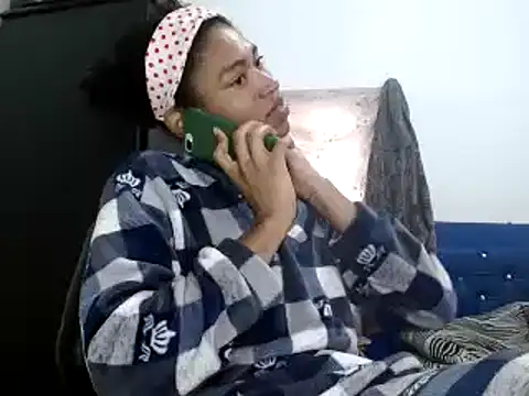 miriam775 online show from 12-21-24, 01:42