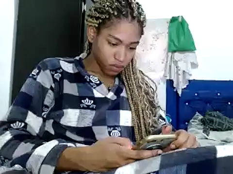 miriam775 online show from 01-15-25, 11:43