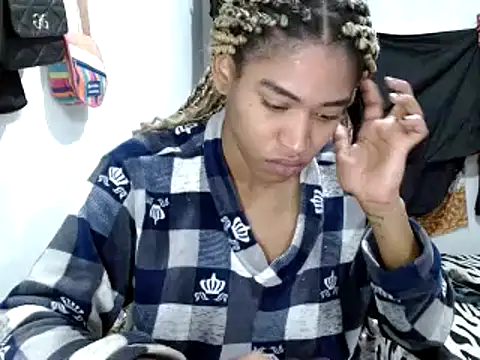 miriam775 online show from 01-22-25, 03:18