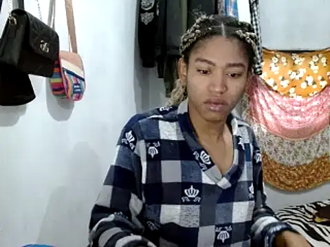 miriam775 online show from 02-11-25, 12:48