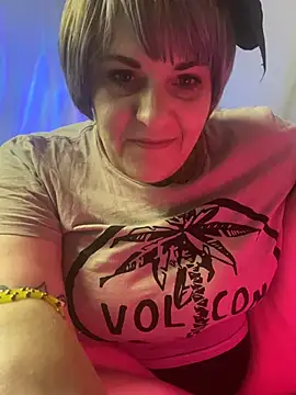 Hunniebunnie78 online show from 06-21-26, 05:43