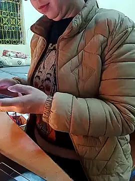 JasminePham online show from 12-23-24, 01:18