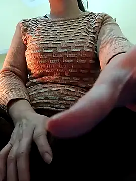 JasminePham online show from 12-25-24, 07:24