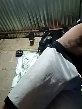 Snapshot of 21cmdegloria chatting on 02-05-25, 05:20 21cmdegloria online show from 02-05-25, 05:20