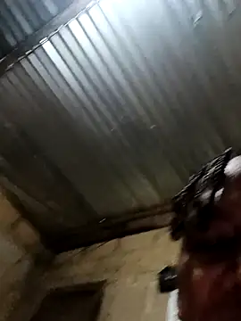 Snapshot of 21cmdegloria chatting on 02-08-25, 04:14 21cmdegloria online show from 02-08-25, 04:14