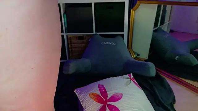 jenna-sxy19 online show from 06-09-26, 01:12