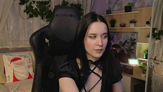 Snapshot of KiraLiLime chatting on 02-12-25, 09:54 KiraLiLime online show from 02-12-25, 09:54