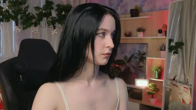 Snapshot of KiraLiLime chatting on 02-16-25, 01:38 KiraLiLime online show from 02-16-25, 01:38