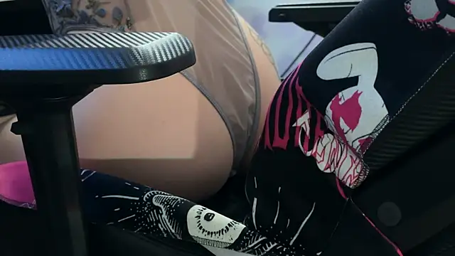 Snapshot of KiraLiLime chatting on 02-22-25, 12:40 KiraLiLime online show from 02-22-25, 12:40