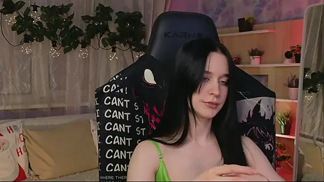 Snapshot of KiraLiLime chatting on 02-23-25, 03:51 KiraLiLime online show from 02-23-25, 03:51